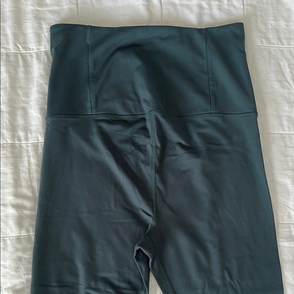 Girlfriend Collective high Rise maternity leggings - Picture 3 of 3